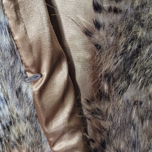 Express Brown Faux Fur Vest Pockets Size Medium - Picture 5 of 6